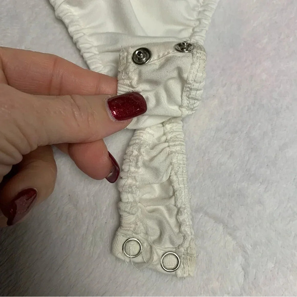 Alredine white body suit size medium polka dotted sheer sleeves 2 snap closure - Picture 3 of 8